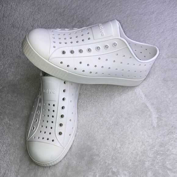 NATIVE J3 White Unisex Slip resistant water shoes - Picture 1 of 13